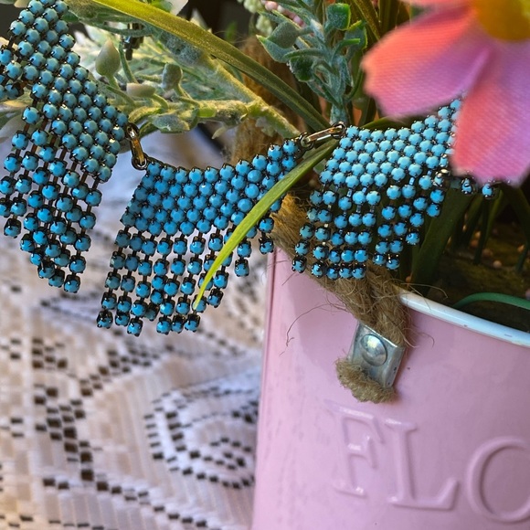 NWT VICTORIAN CASCADING BEADED NECKLACE FUN FLOWING STRANDS SET IN HEMATITE GOLD - Picture 8 of 12